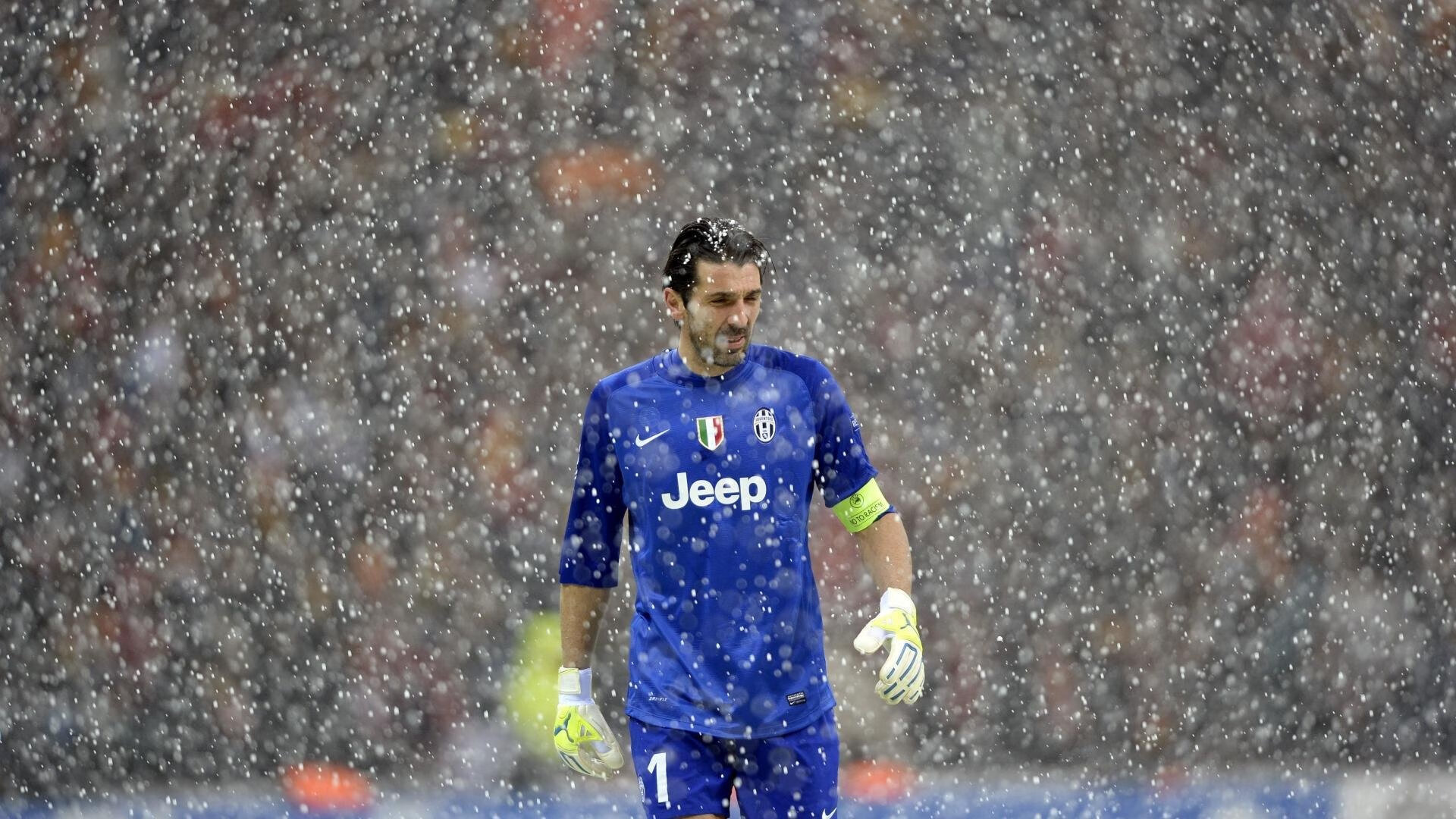 爱游戏体育-雷霆险胜深圳队，米切尔的绝杀，不只是篮球